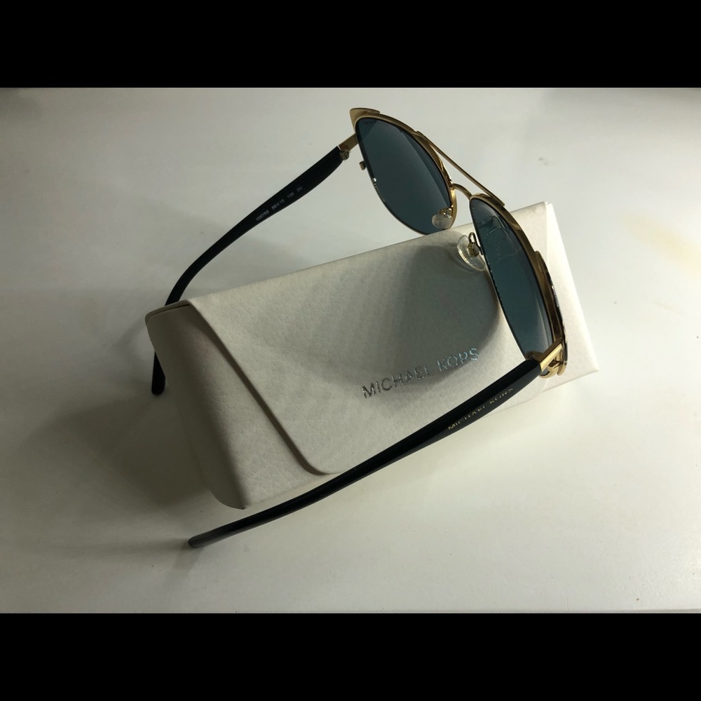 New Michael Kors Mirrored Sunglasses! - Picture 4 of 5